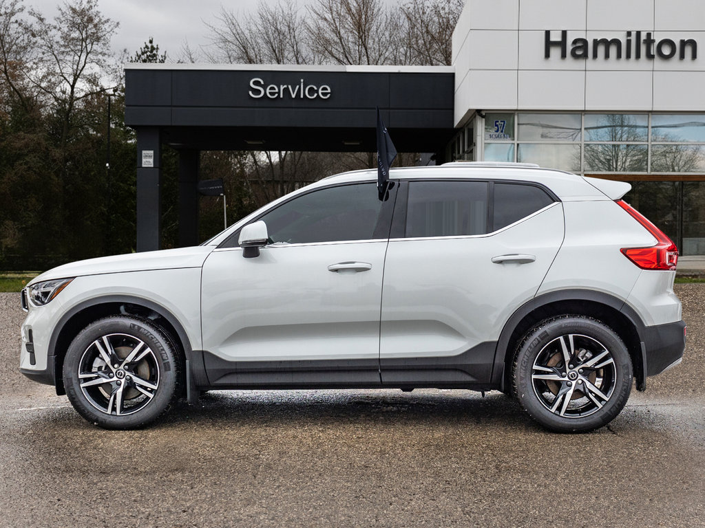 2025 Volvo XC40 Core Bright Theme-2