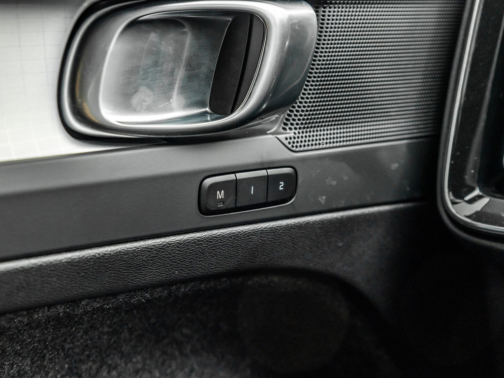 2025 Volvo XC40 Core Bright Theme-15