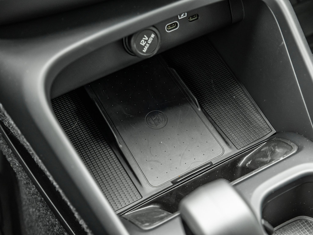 2025 Volvo XC40 Core Bright Theme-17