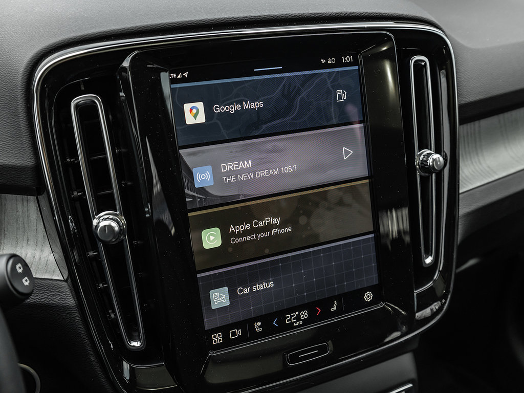 2025 Volvo XC40 Plus Dark Theme-18