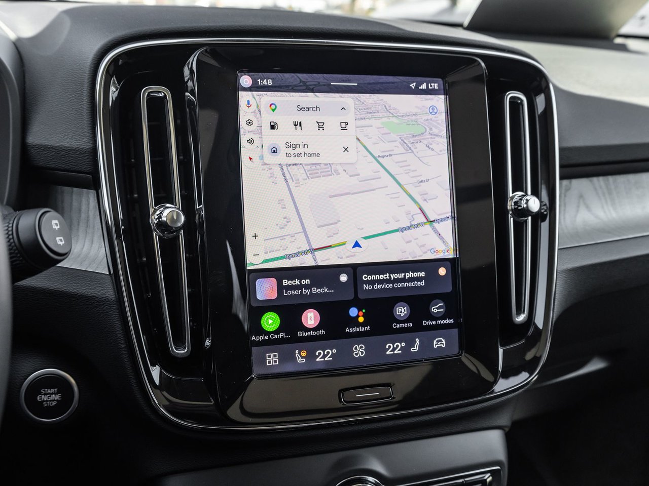 2025 Volvo XC40 Plus Dark Theme-20