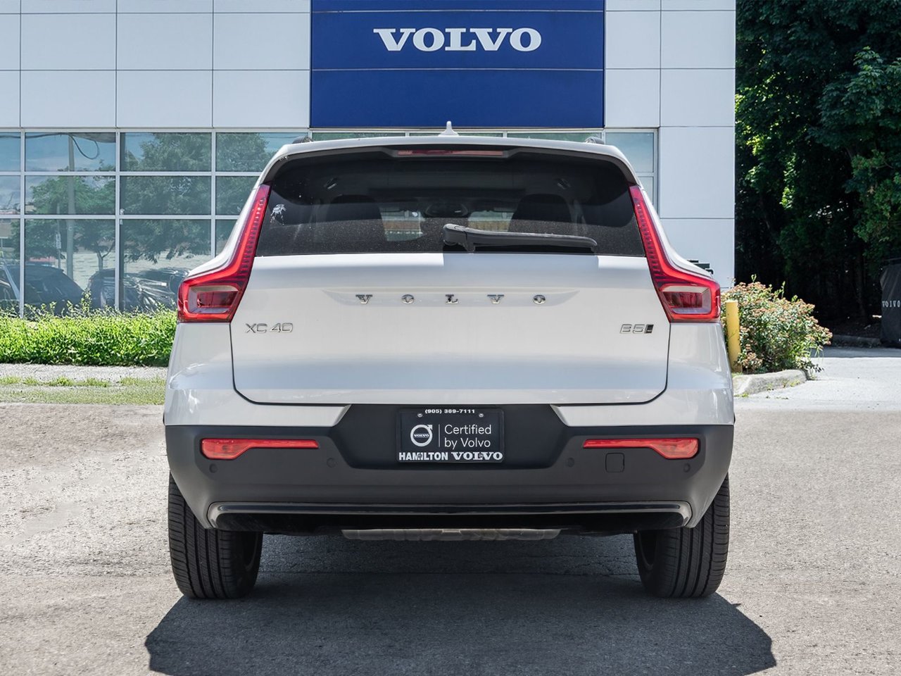 2025 Volvo XC40 Plus Dark Theme-5