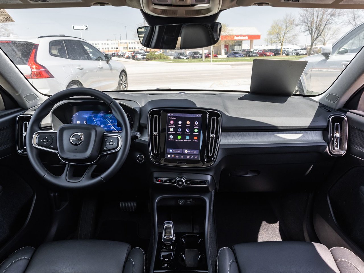 2025 Volvo XC40 Plus Dark Theme-26