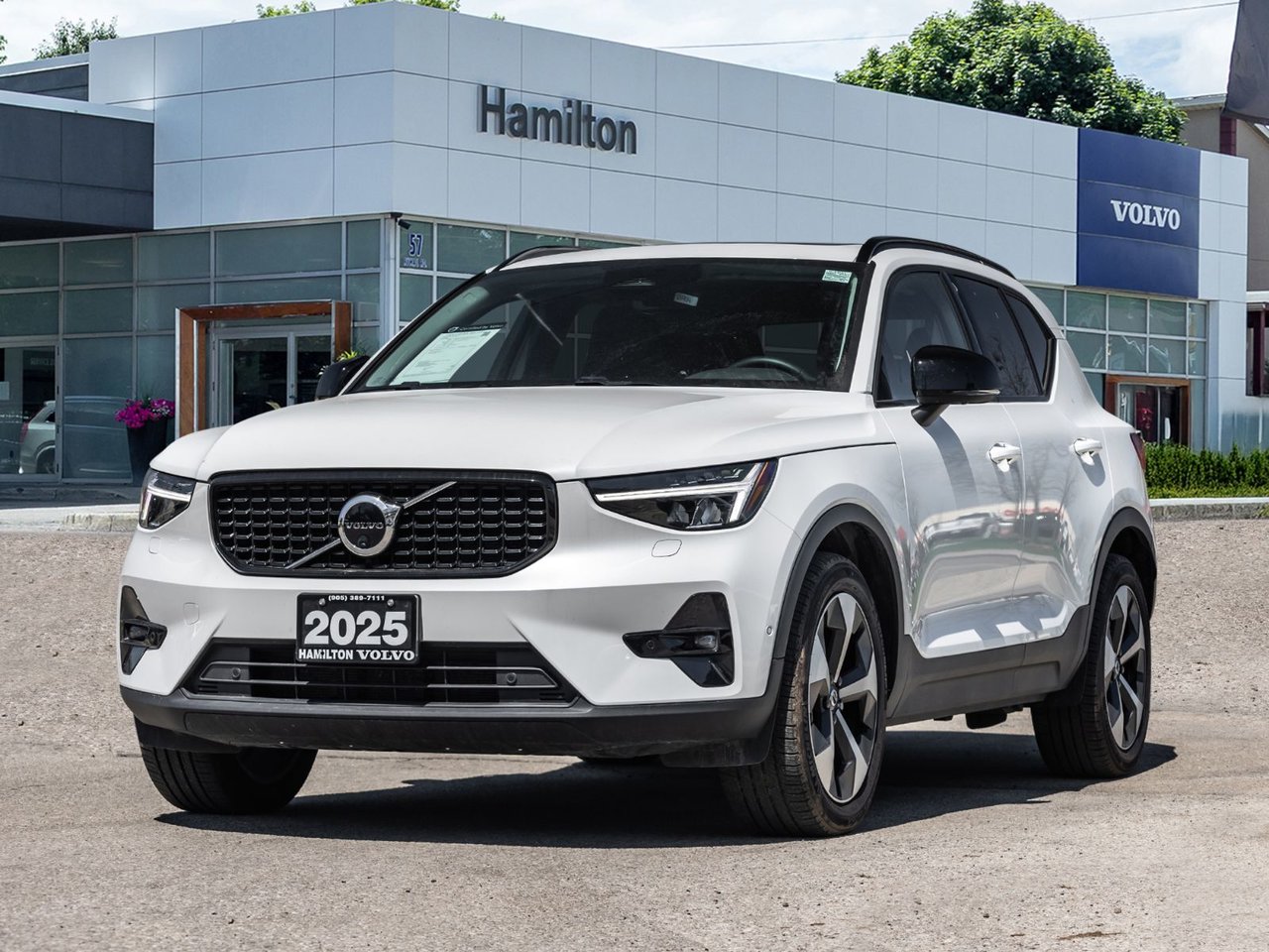 2025 Volvo XC40 Plus Dark Theme-0