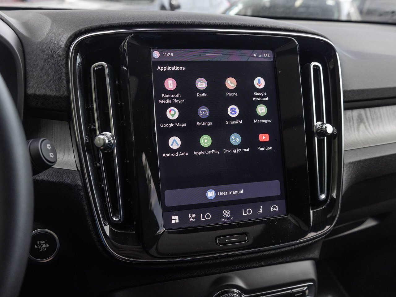 2025 Volvo XC40 Core Bright Theme-18