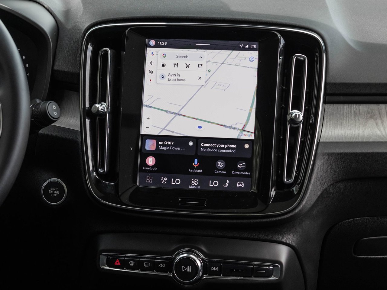 2025 Volvo XC40 Core Bright Theme-24