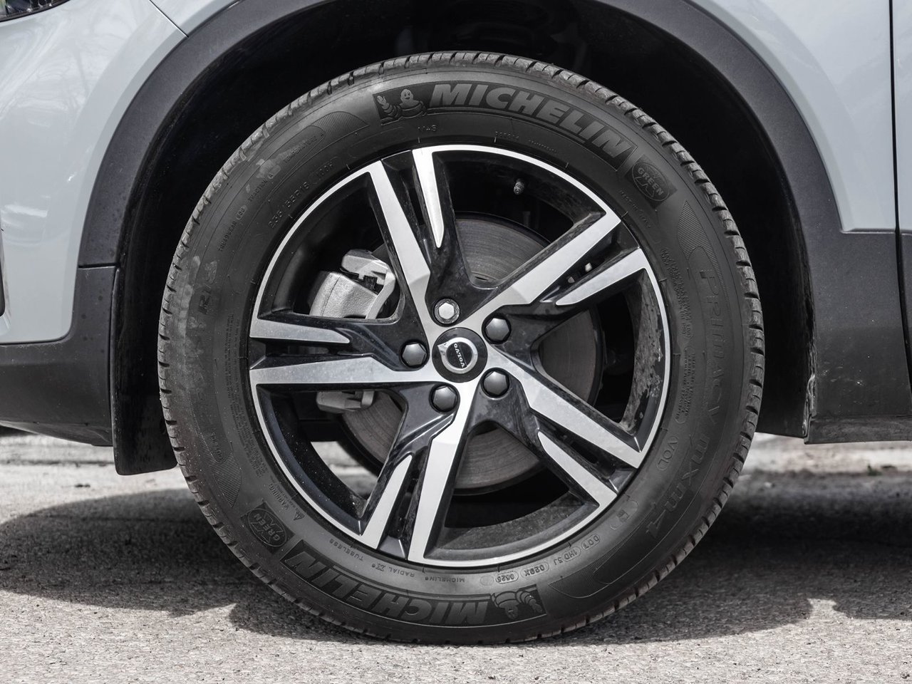 2025 Volvo XC40 Core Bright Theme-2