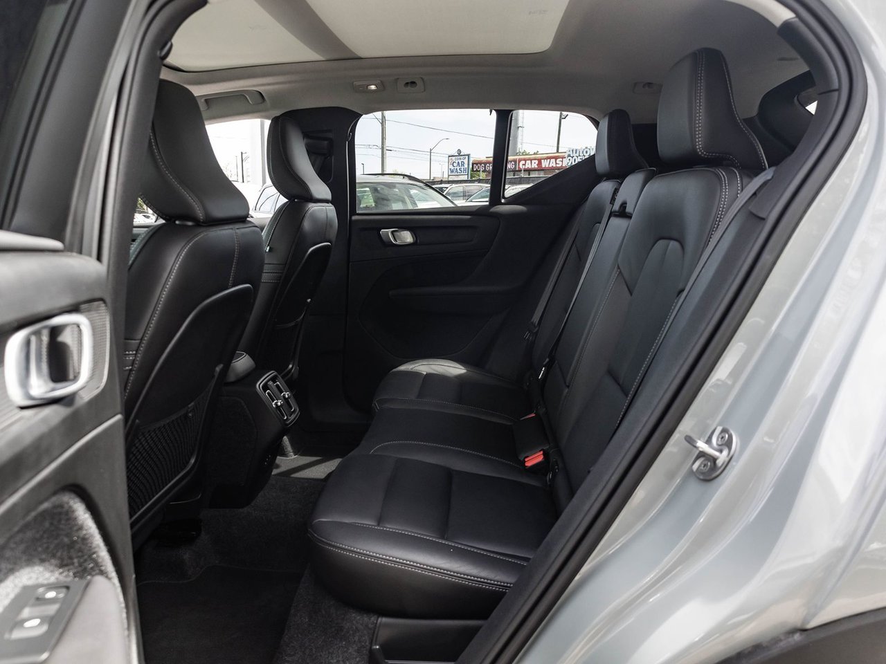 2025 Volvo XC40 Core Bright Theme-26