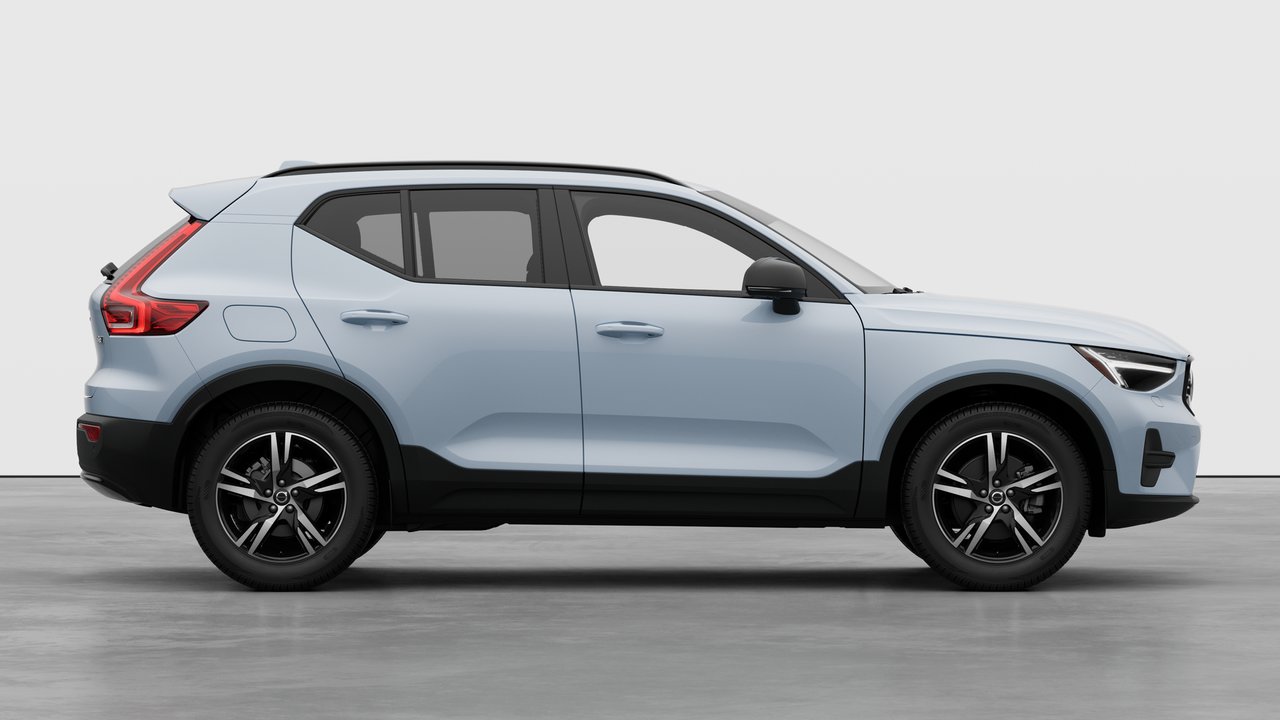 2026 Volvo XC40 Core Dark Theme-6