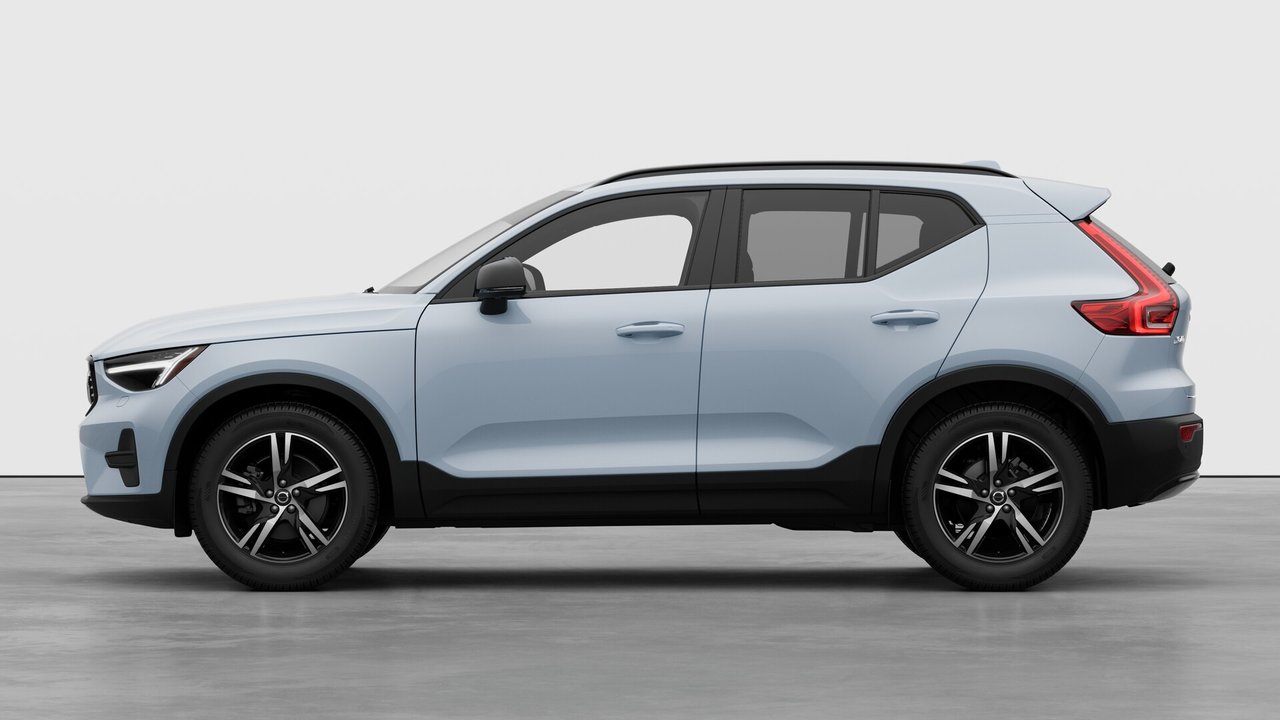 2026 Volvo XC40 Core Dark Theme-7