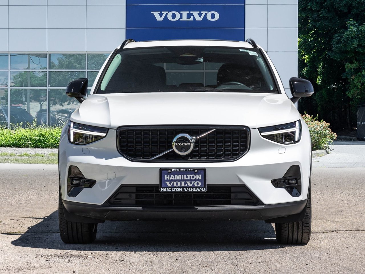 2026 Volvo XC40 Plus Dark Theme-1