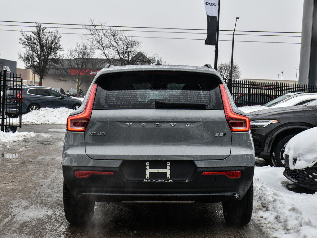 2026 Volvo XC40 Plus Dark Theme-7