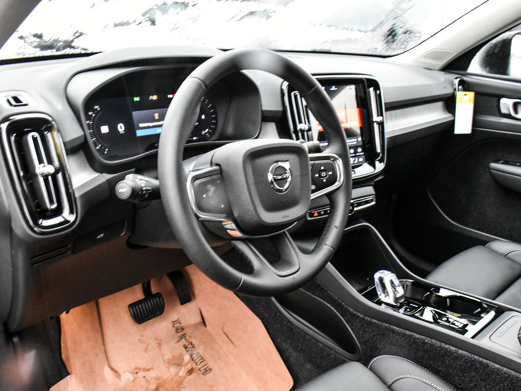 2026 Volvo XC40 Plus Dark Theme-13