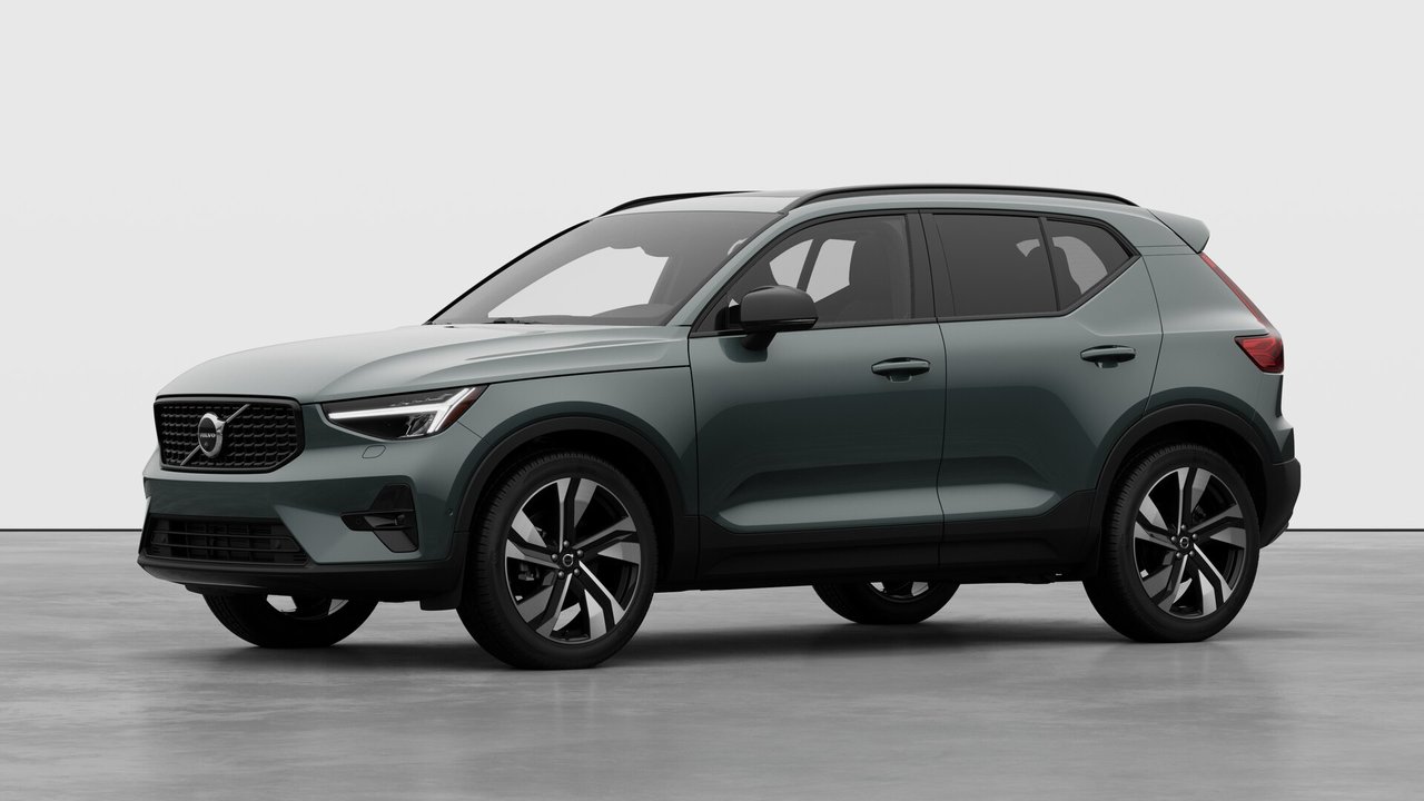 2026 Volvo XC40 Plus Dark Theme-0