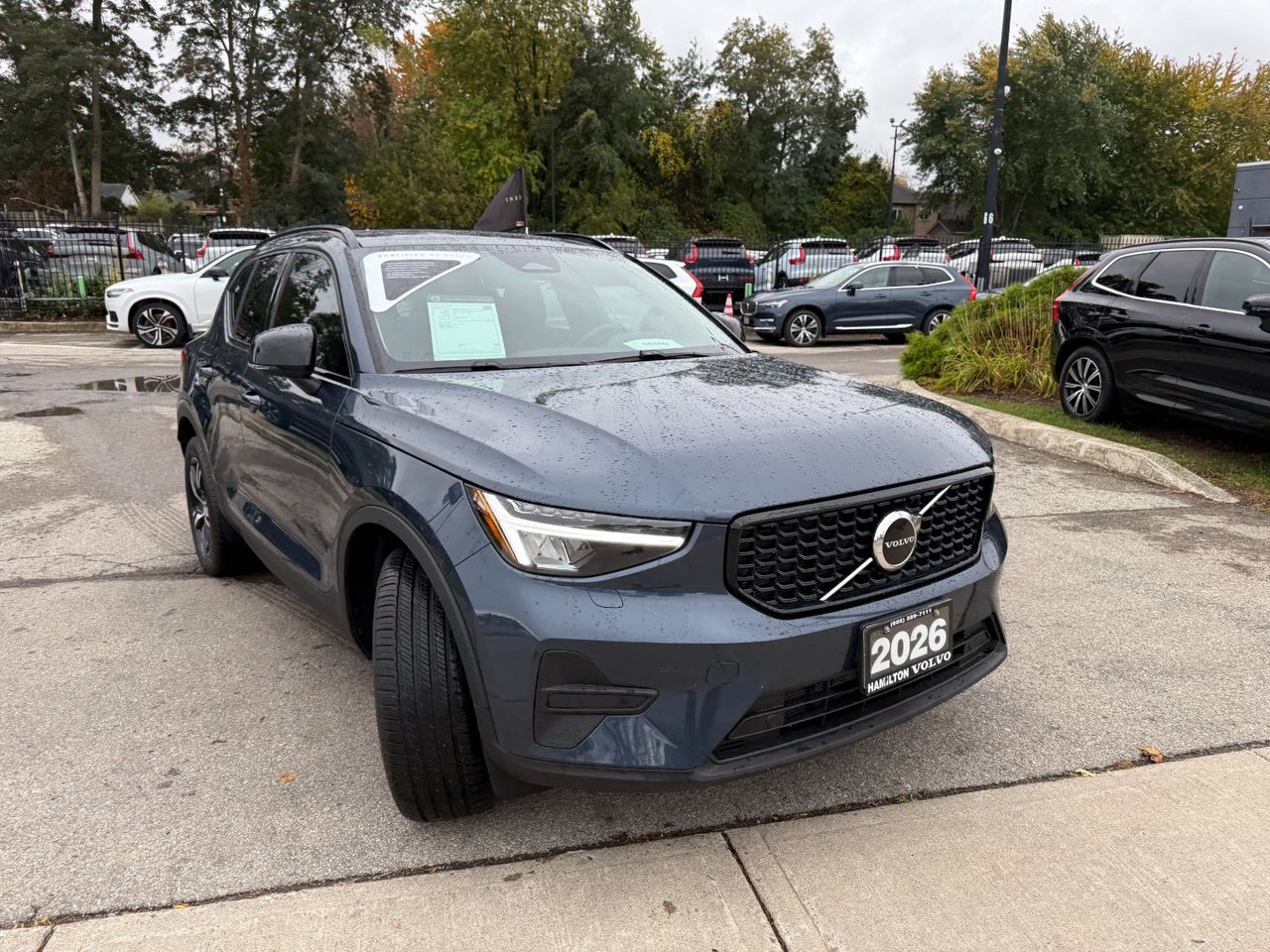 2026 Volvo XC40 Core (Dark Theme)-7