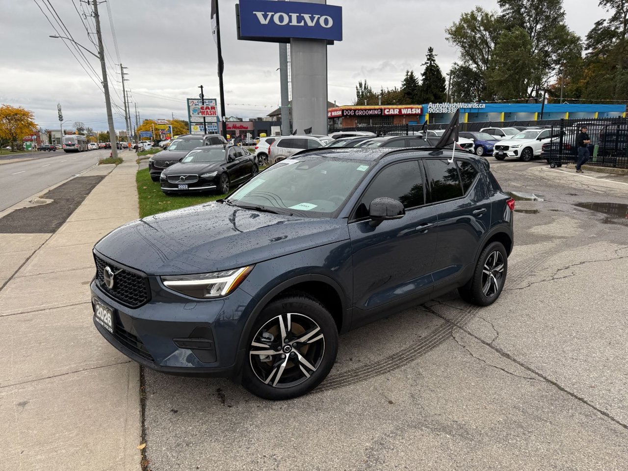 2026 Volvo XC40 Core (Dark Theme)-3