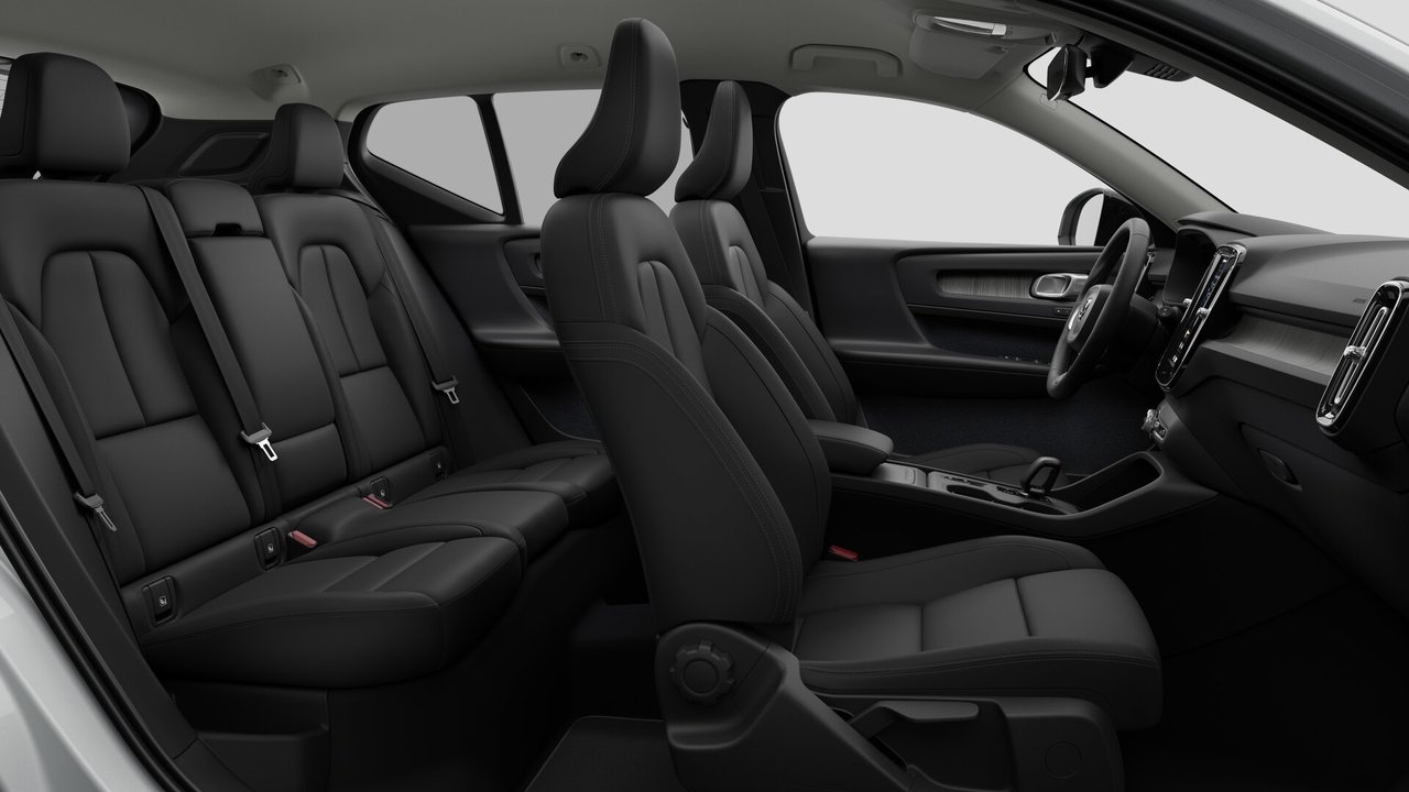 2026 Volvo XC40 Core Dark Theme-12