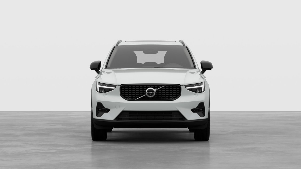 2026 Volvo XC40 Plus Dark Theme-4