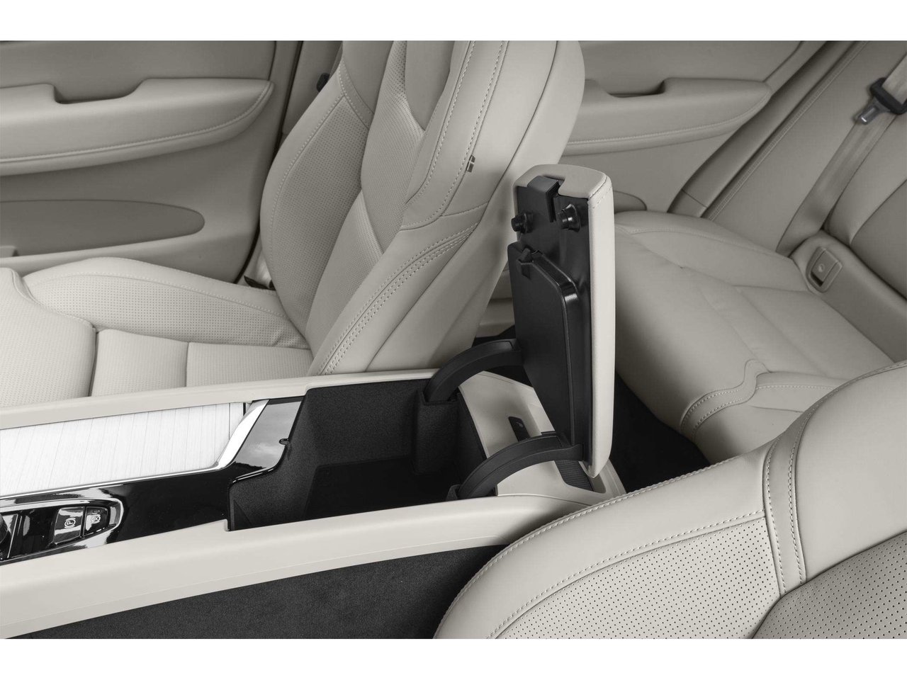 2027 Volvo XC60 Plug-In Hybrid Ultra Dark Theme-8