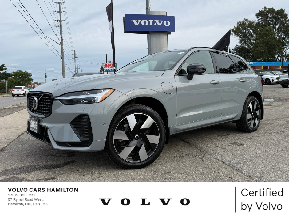  2024 Volvo XC60 Recharge T8 Ultimate Dark Theme eAWD   