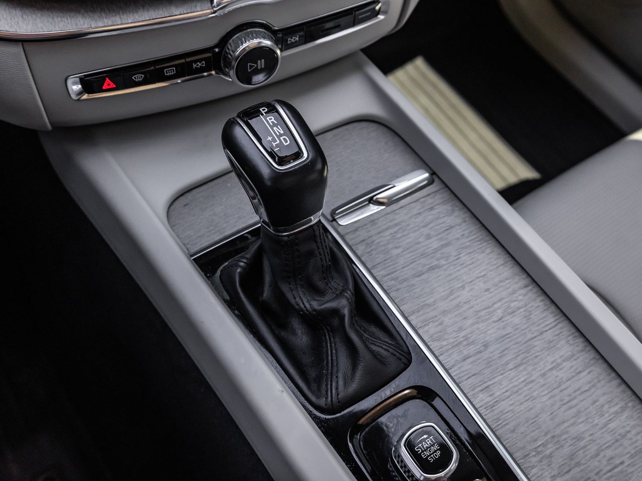 2019 Volvo XC60 Inscription-14