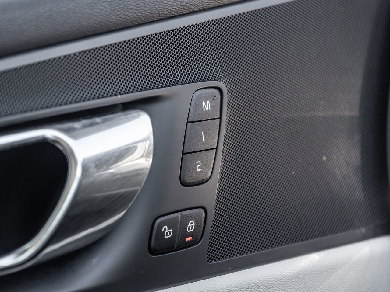2019 Volvo XC60 Inscription-11