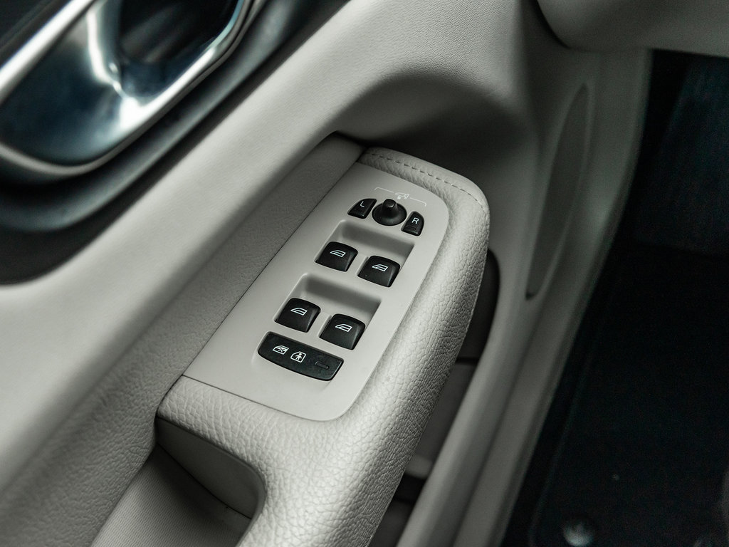 2021 Volvo XC60 Momentum-13