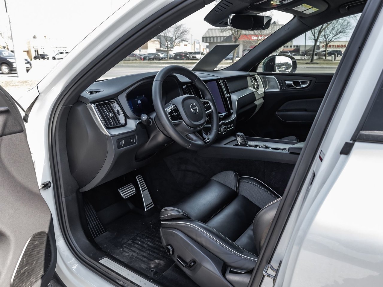 2022 Volvo XC60 R-Design-8