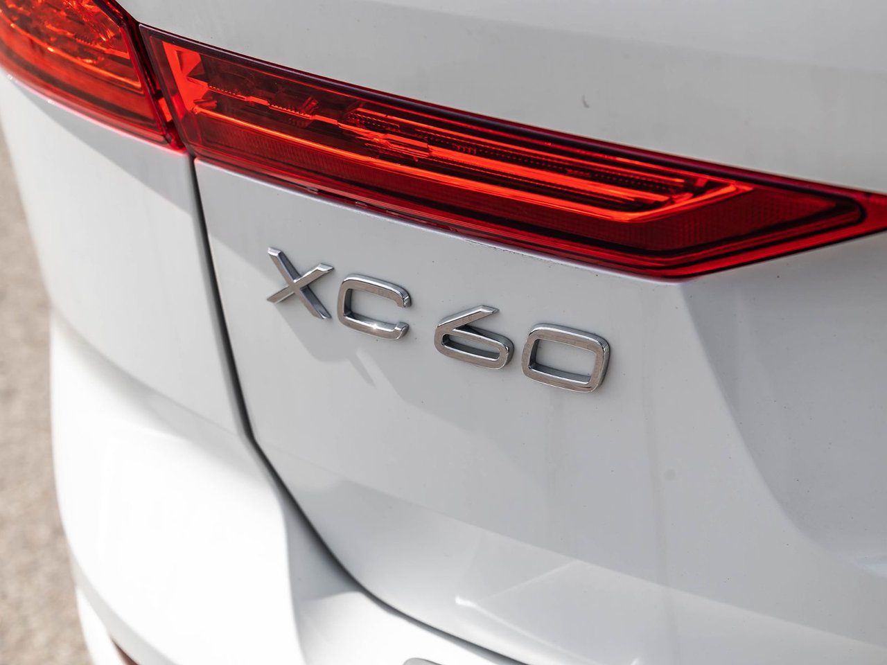 2022 Volvo XC60 Momentum-3