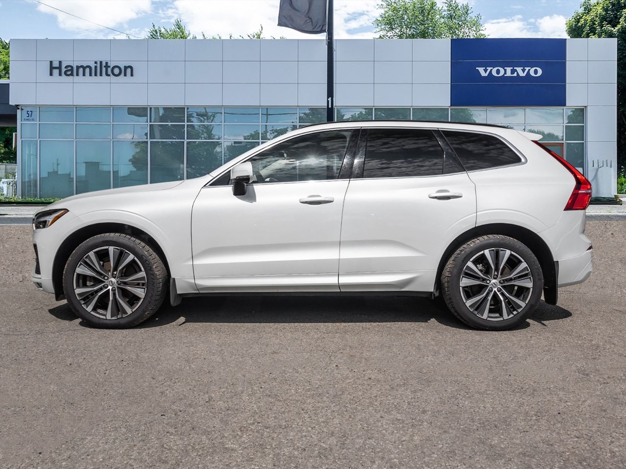 2022 Volvo XC60 Momentum-2