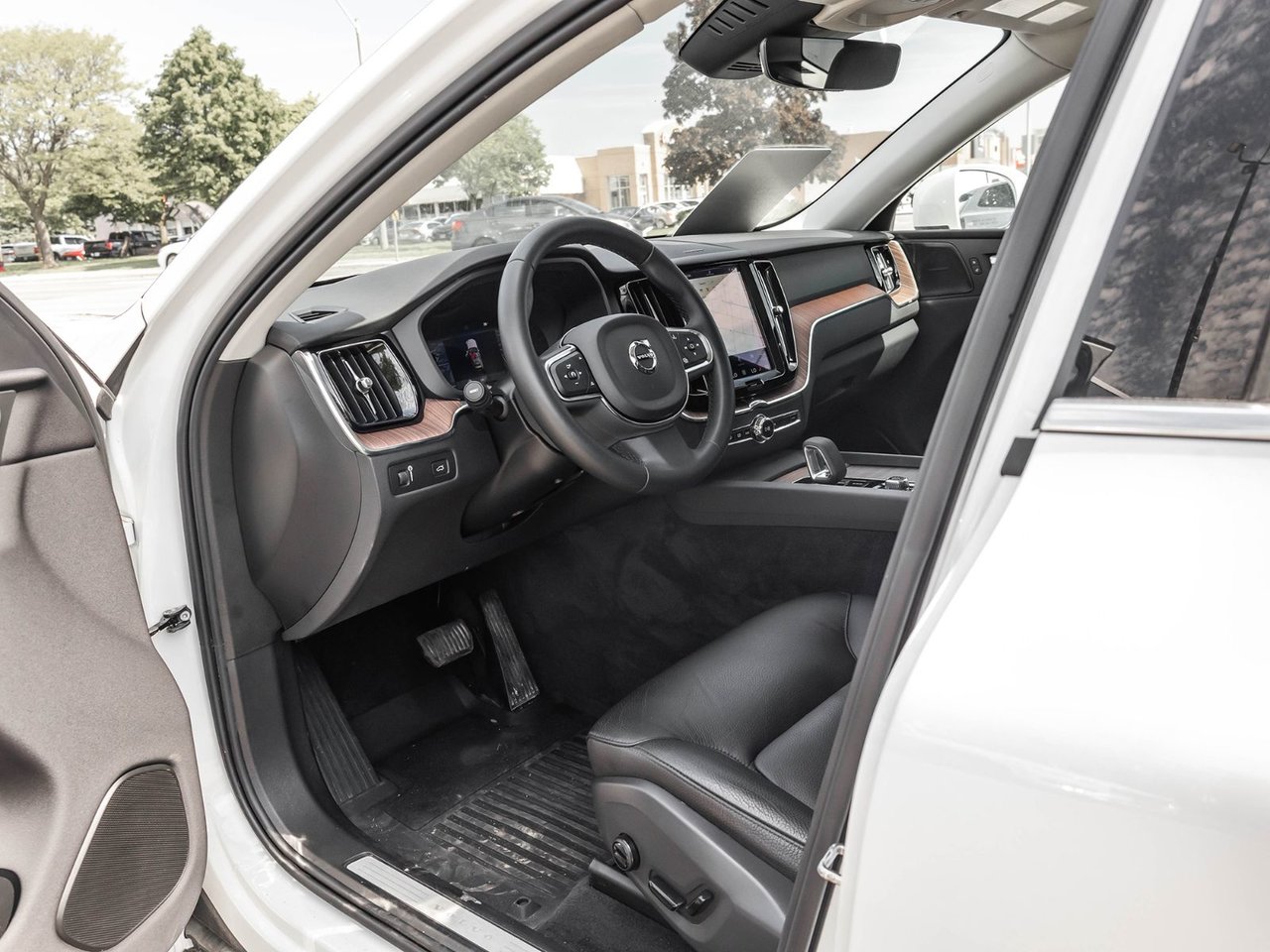 2022 Volvo XC60 Momentum-8