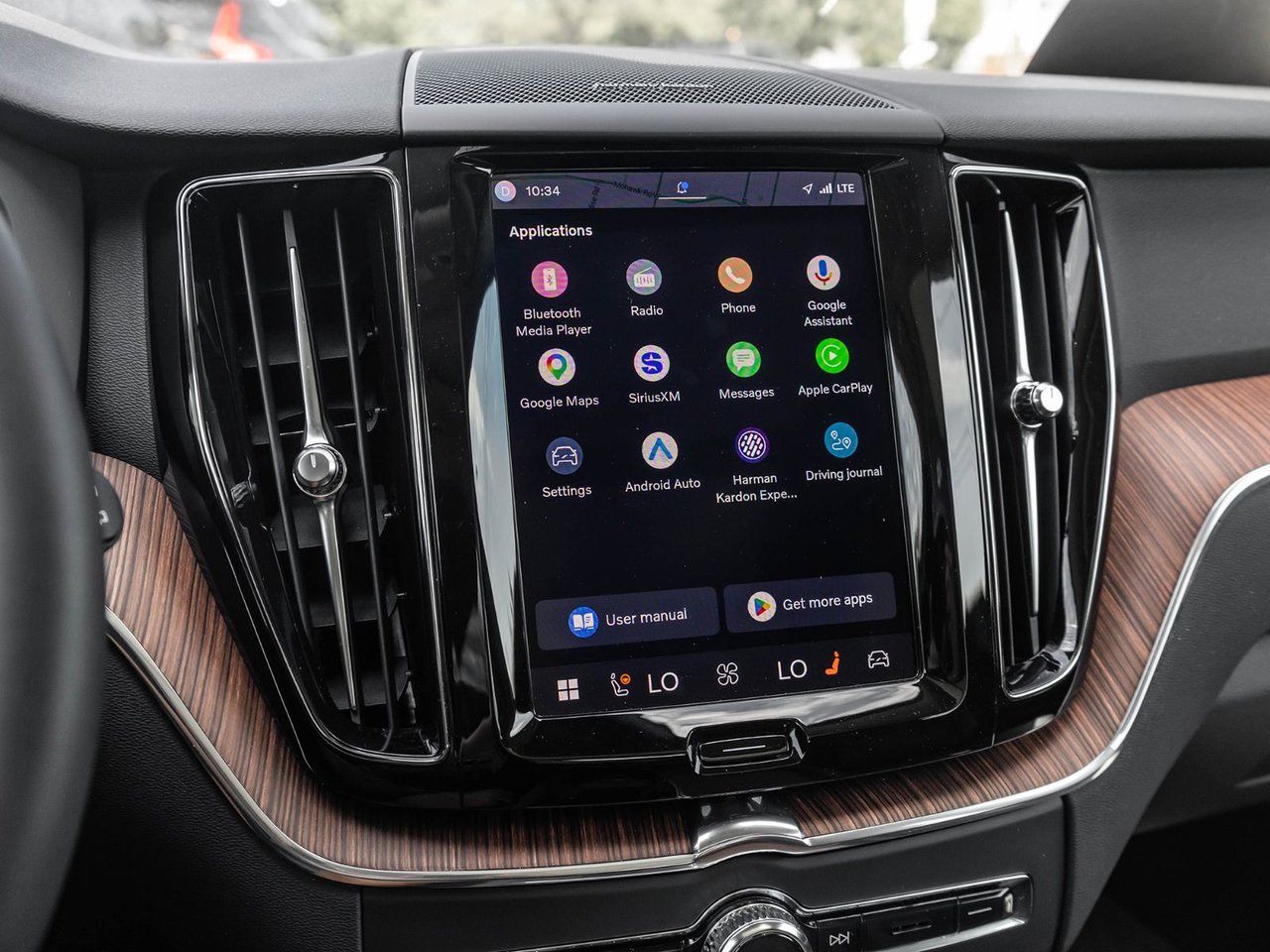 2022 Volvo XC60 Momentum-22