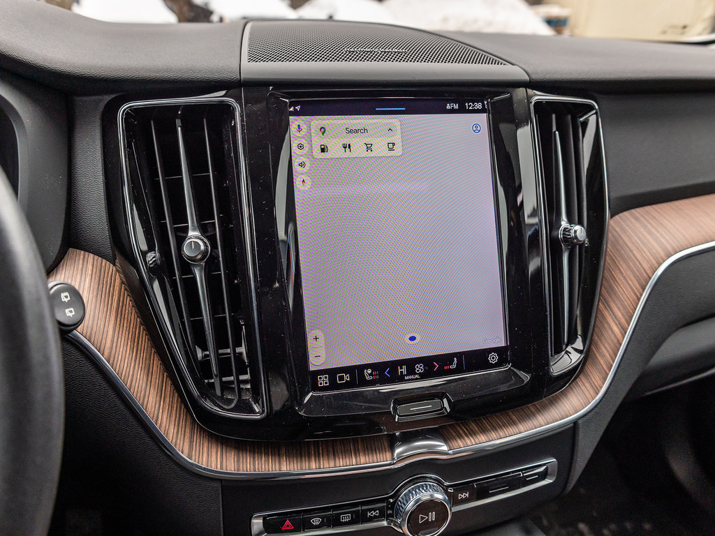 2023 Volvo XC60 Plus Dark Theme-11