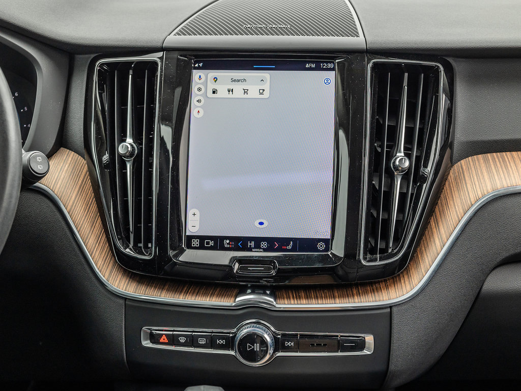 2023 Volvo XC60 Plus Dark Theme-26