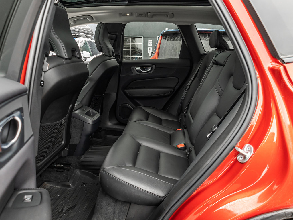 2023 Volvo XC60 Plus Dark Theme-23