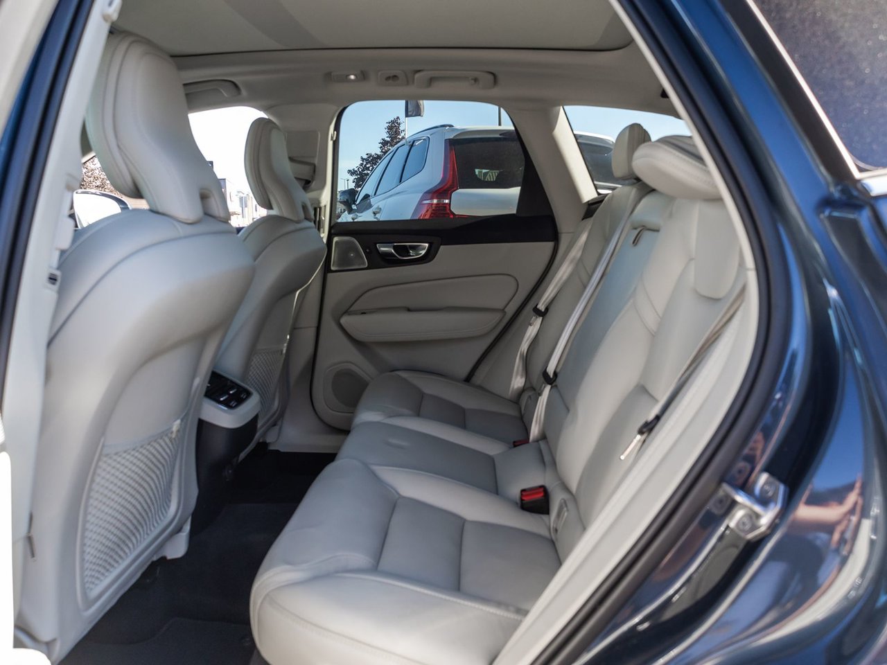 2023 Volvo XC60 Ultimate Bright Theme-27