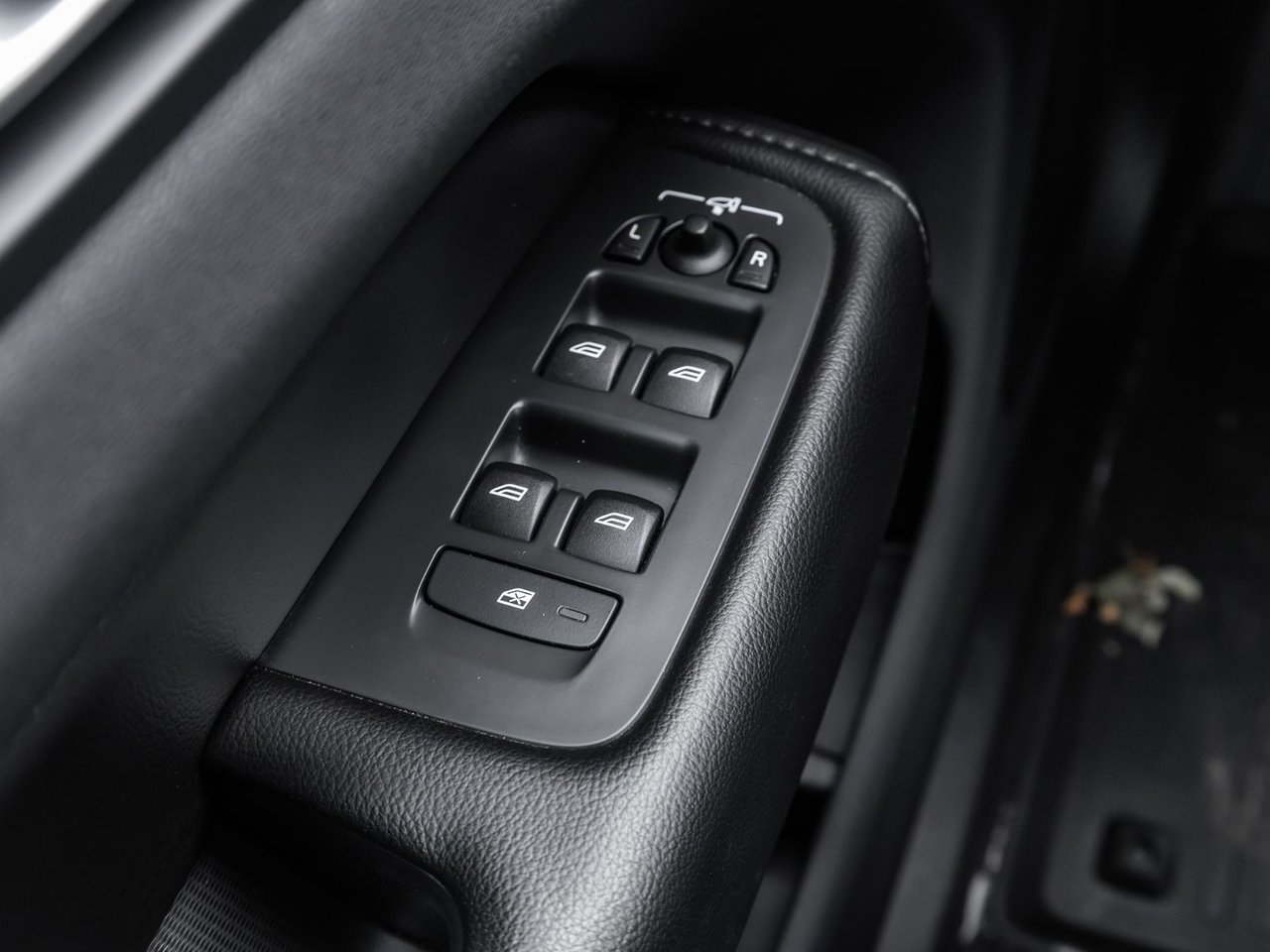 2023 Volvo XC60 Core-12