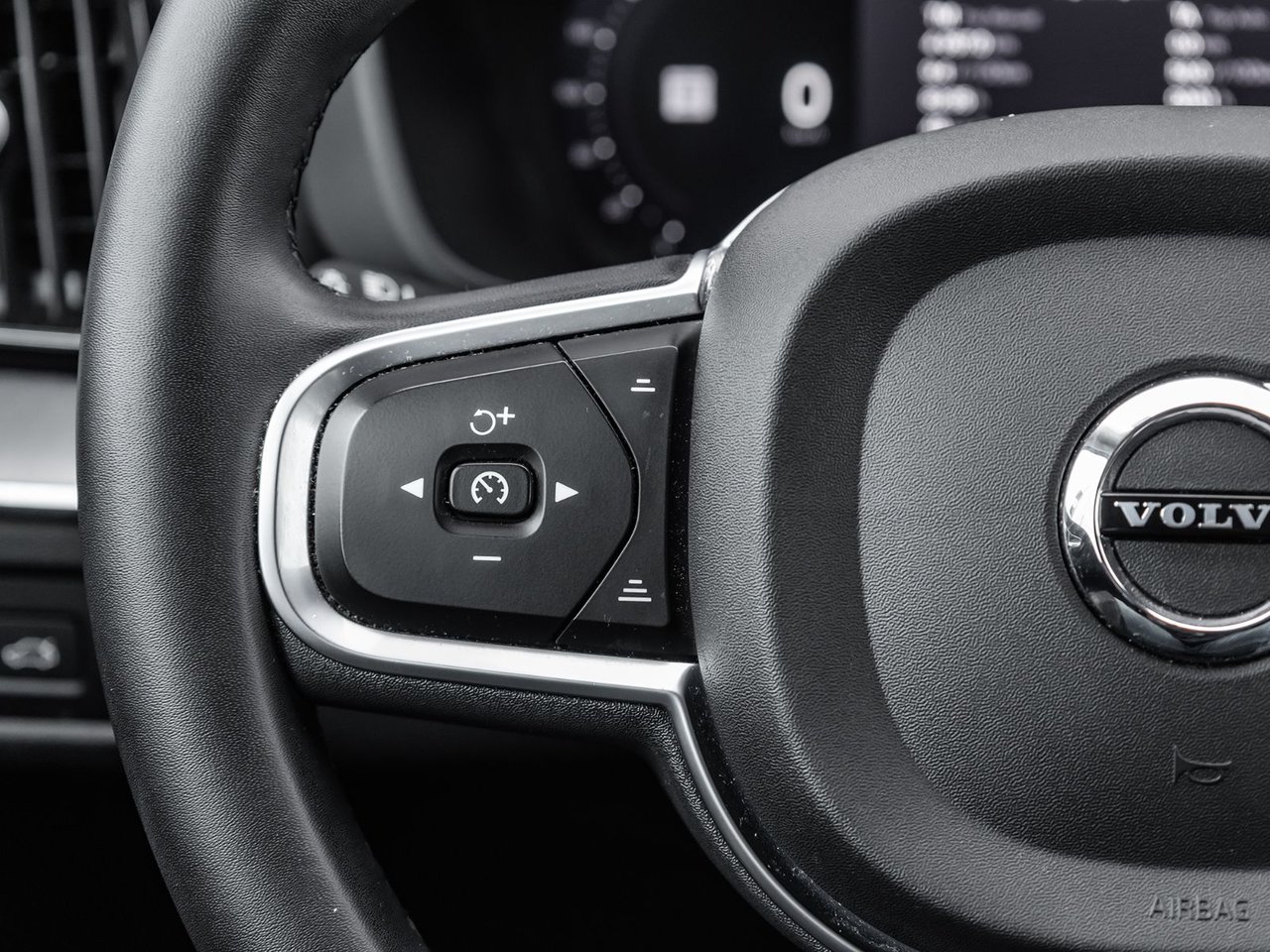 2023 Volvo XC60 Core-9