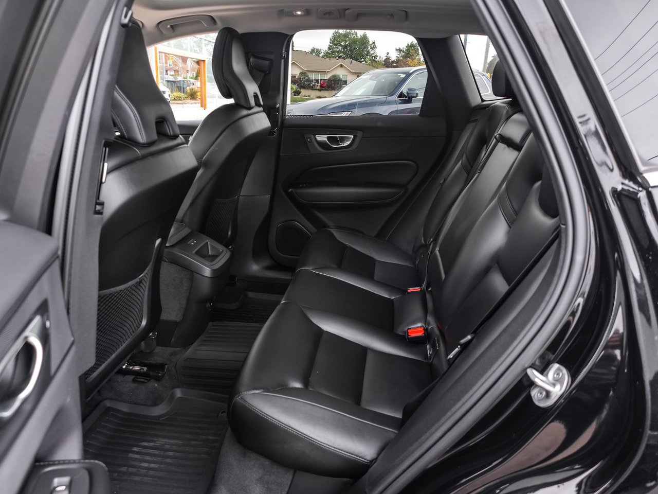 2023 Volvo XC60 Core-21