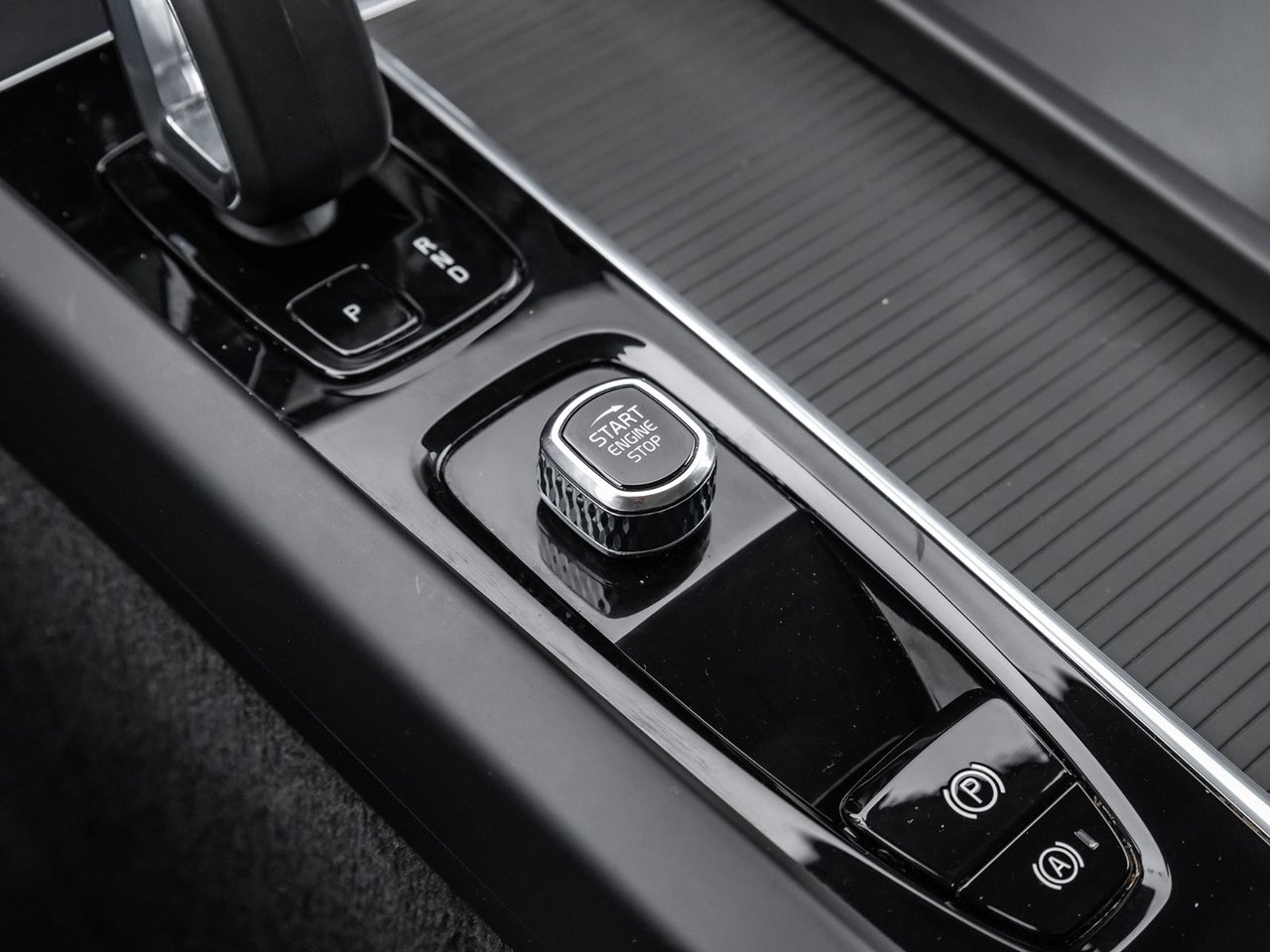 2023 Volvo XC60 Core-14