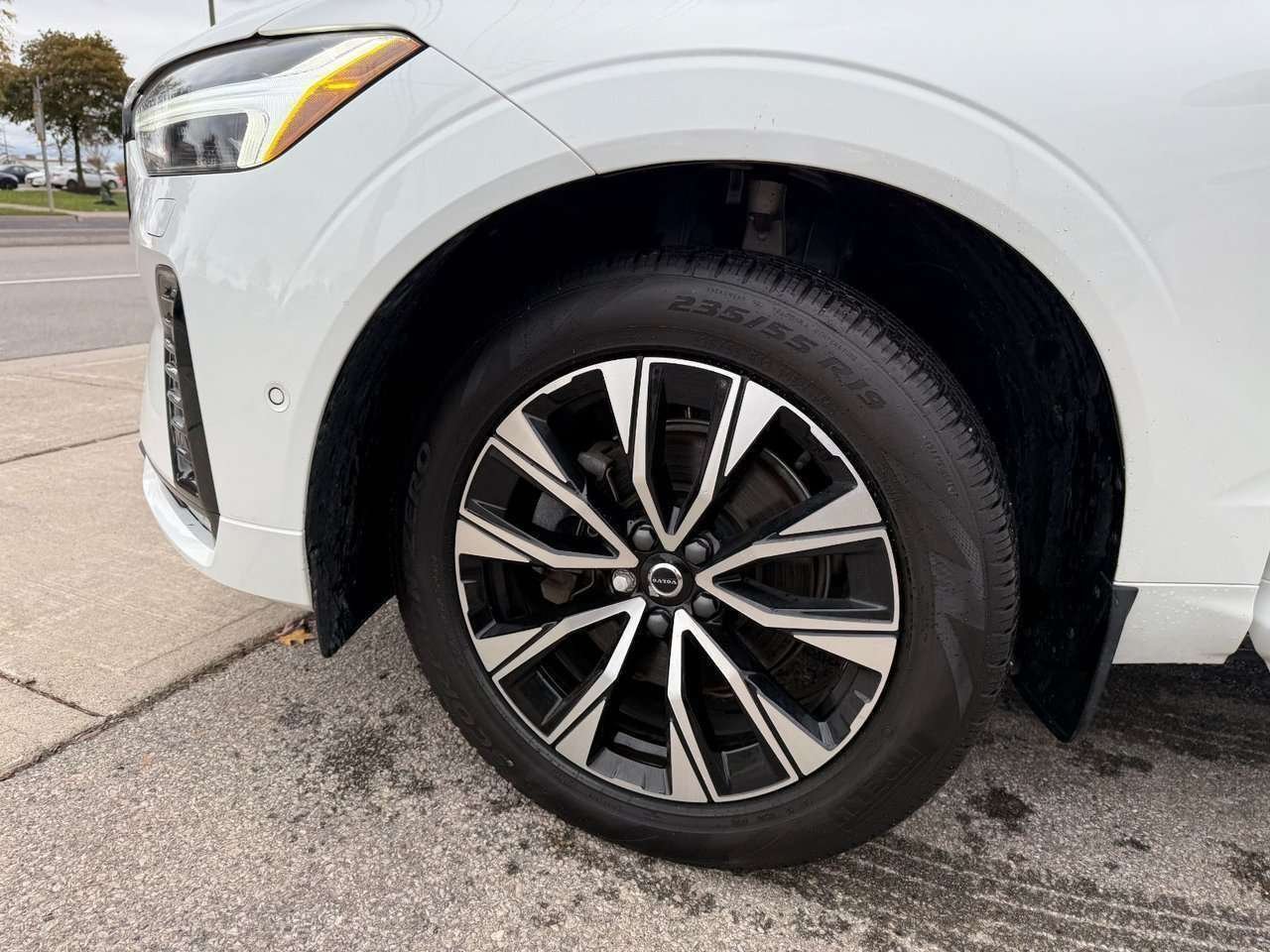 2024 Volvo XC60 Plus Dark Theme-27