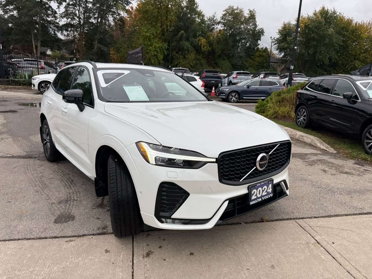 2024 Volvo XC60 Plus Dark Theme-7