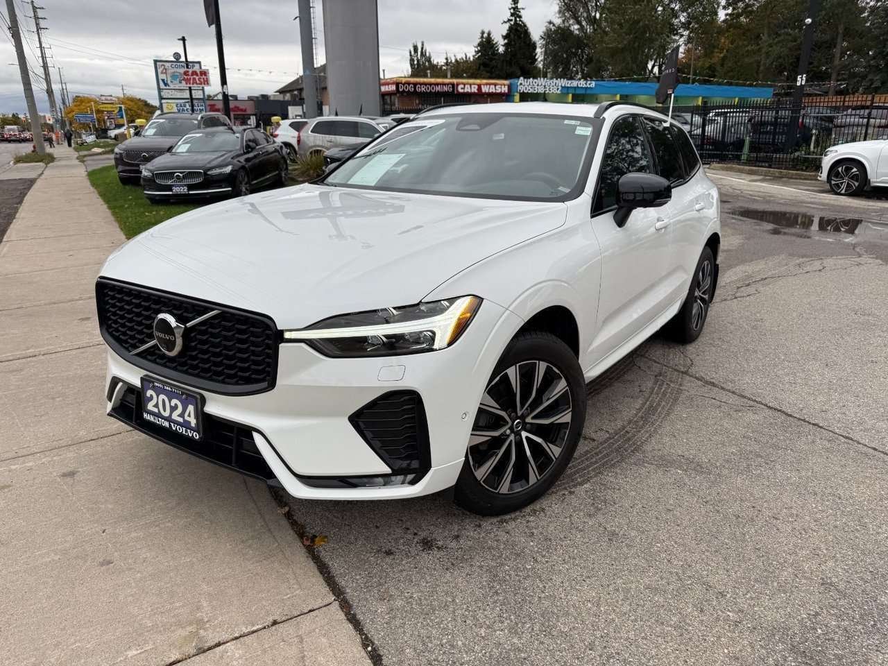 2024 Volvo XC60 Plus Dark Theme-4
