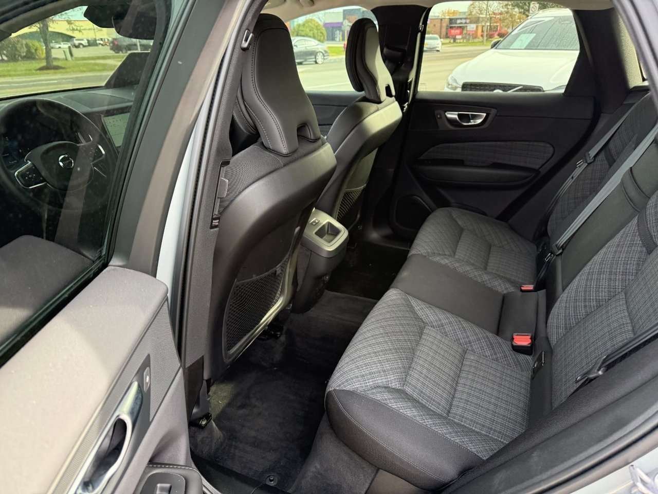 2024 Volvo XC60 Core Dark Theme-14
