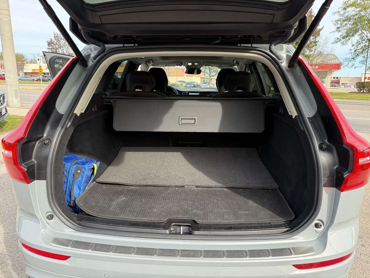 2024 Volvo XC60 Core Dark Theme-24