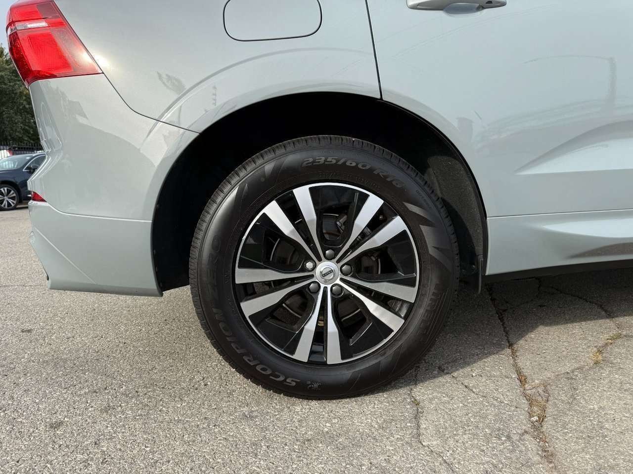 2024 Volvo XC60 Core Dark Theme-26
