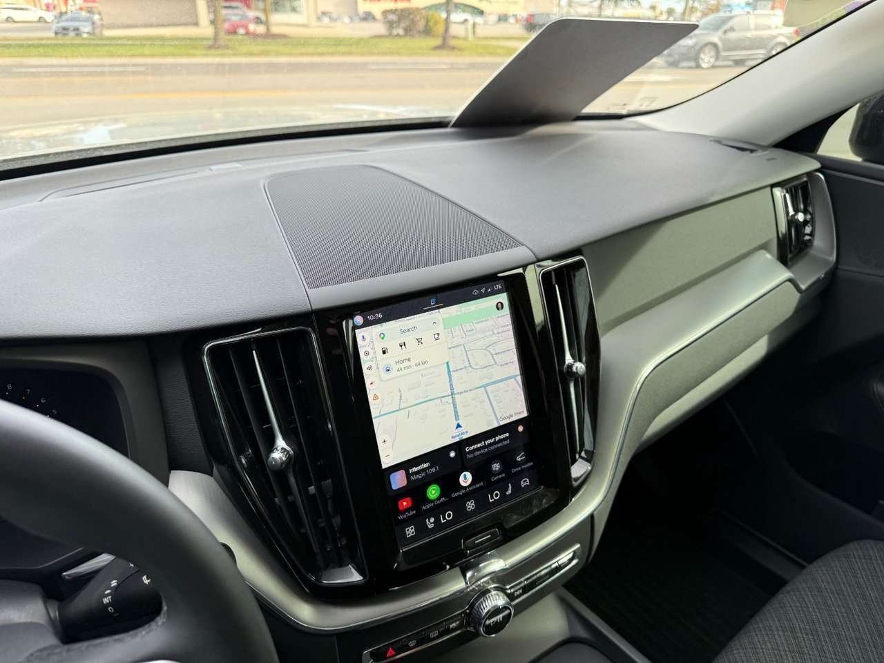 2024 Volvo XC60 Core Dark Theme-30