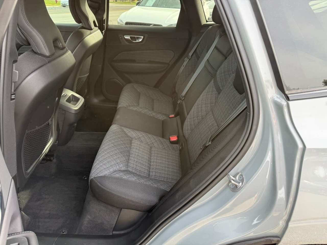 2024 Volvo XC60 Core Dark Theme-15