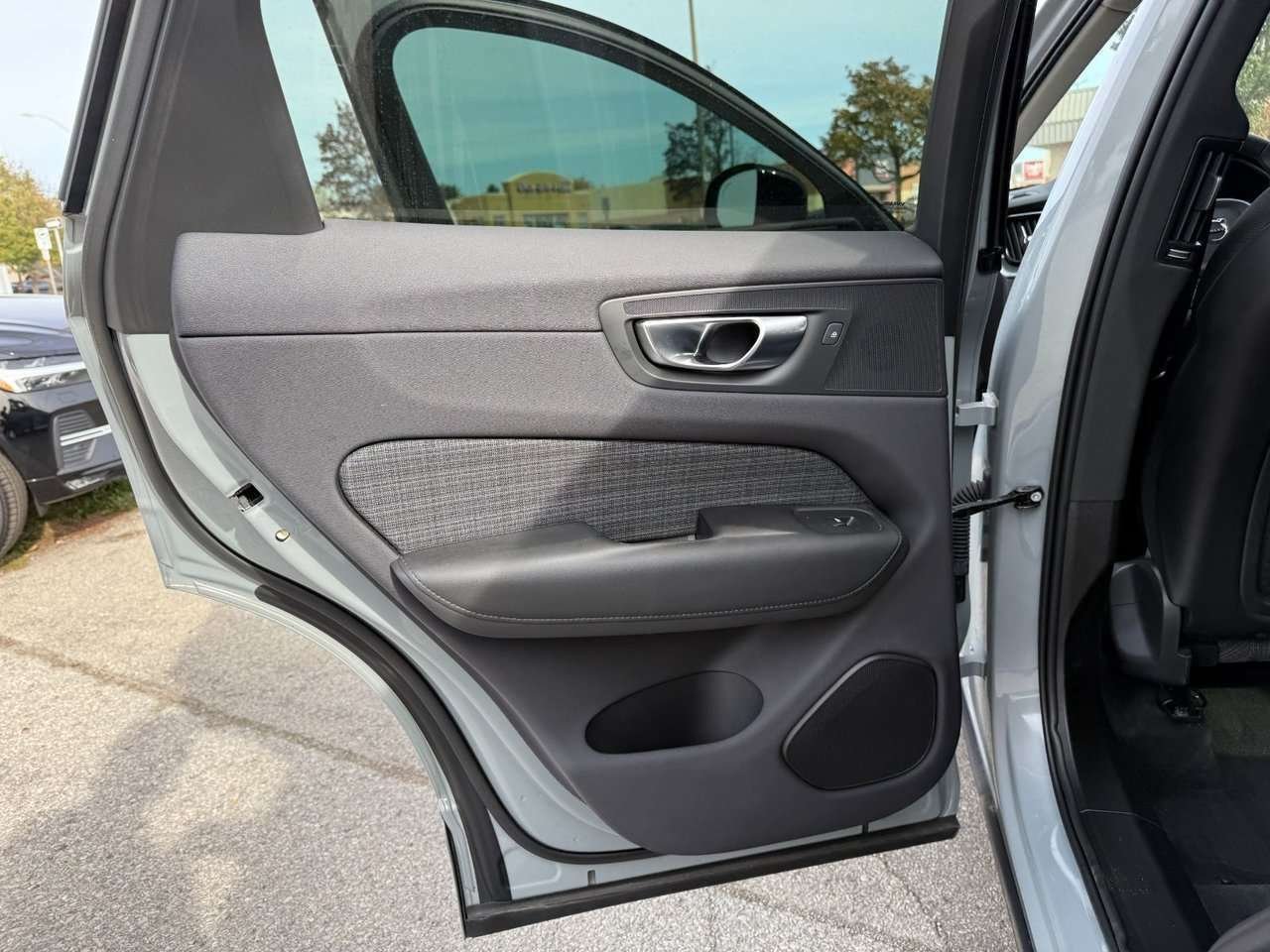 2024 Volvo XC60 Core Dark Theme-22