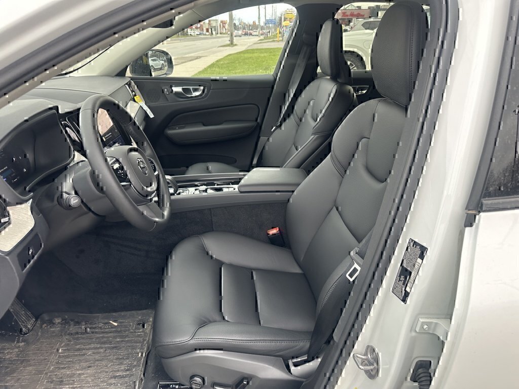 2025 Volvo XC60 Plus Dark Theme-10